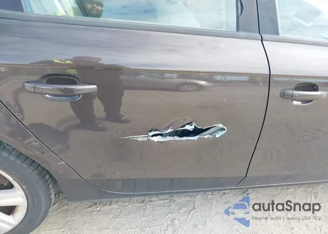 2011 Audi A4 2.0T Premium из США, поврежденный, VIN WAUBFAFLXBN010391